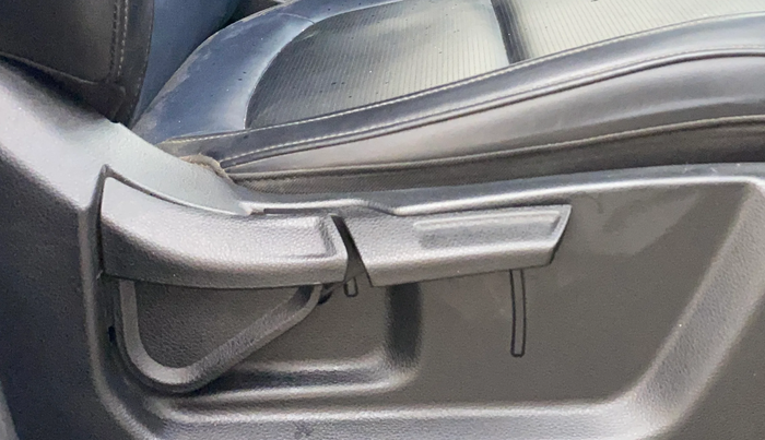 2022 KIA CARENS PREMIUM 1.4 PETROL 7 STR, Petrol, Manual, 39,112 km, Driver Side Adjustment Panel