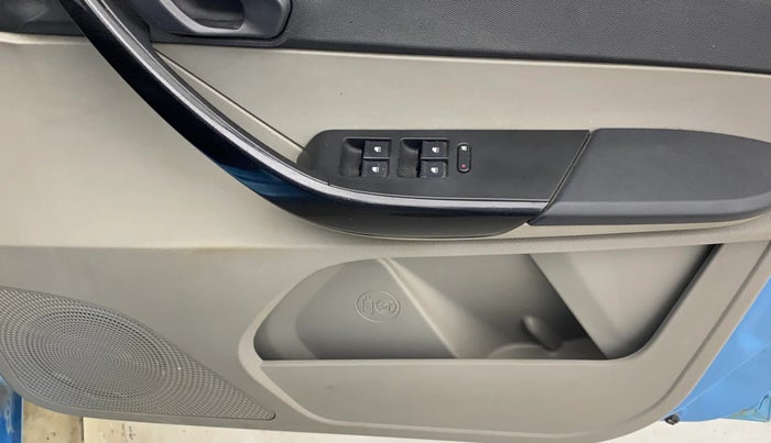 2017 Tata Tiago XT PETROL, Petrol, Manual, 26,307 km, Driver Side Door Panels Control