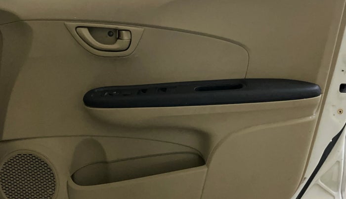 2014 Honda Amaze 1.2L I-VTEC S, Petrol, Manual, 62,790 km, Driver Side Door Panels Control