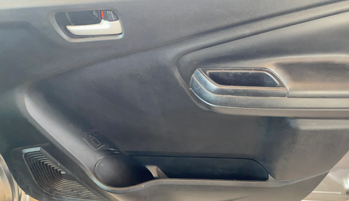 2022 Maruti Celerio VXI CNG, CNG, Manual, 1,21,824 km, Driver Side Door Panels Control