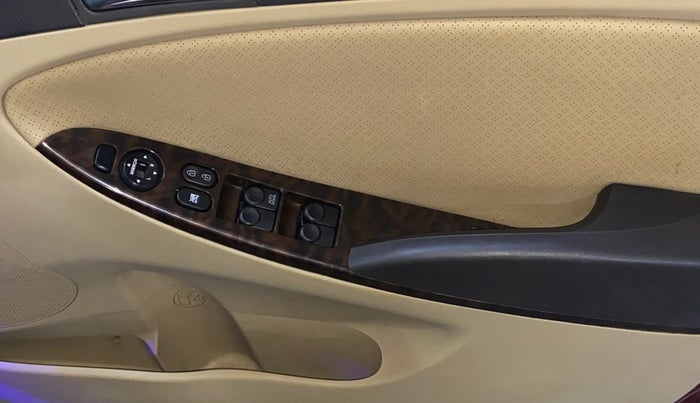 2014 Hyundai Verna FLUIDIC 1.6 VTVT SX, Petrol, Manual, 82,833 km, Driver Side Door Panels Control