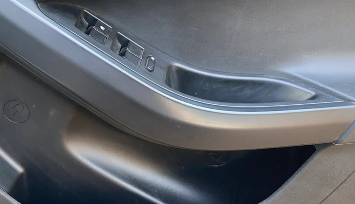 2024 Tata NEXON Smart Plus 1.2 Revotron 6 AMT, Petrol, Automatic, 14,400 km, Driver Side Door Panels Control