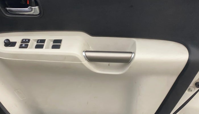 2017 Maruti IGNIS DELTA 1.2, Petrol, Manual, 83,468 km, Driver Side Door Panels Control