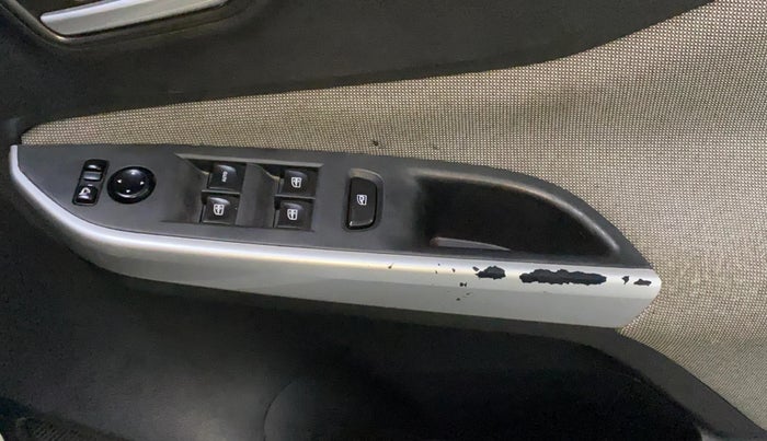 2021 Nissan MAGNITE XL TURBO CVT, Petrol, Automatic, 57,846 km, Driver Side Door Panels Control