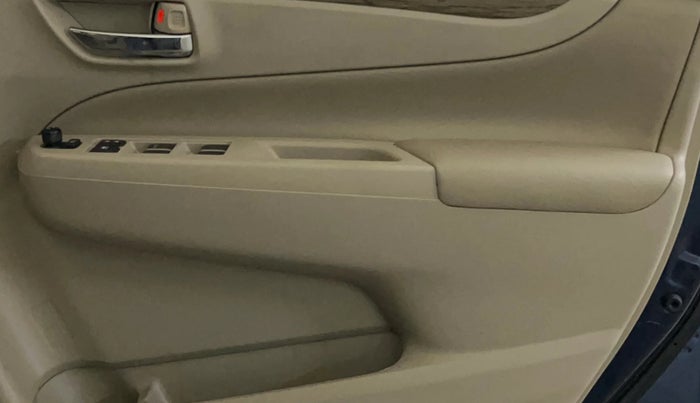 2022 Maruti Ciaz ALPHA  AT 1.5 SHVS PETROL, Petrol, Automatic, 67,344 km, Driver Side Door Panels Control