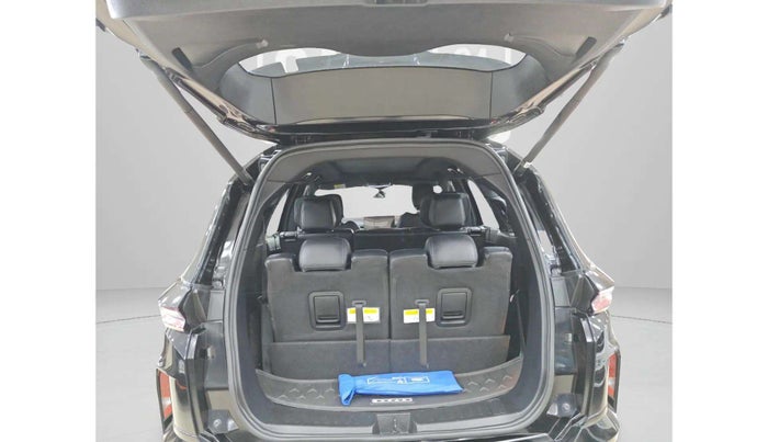 2024 Tata Safari ACCOMPLISHED DARK EDITION AT, Diesel, Automatic, 5,733 km, Boot Door Open