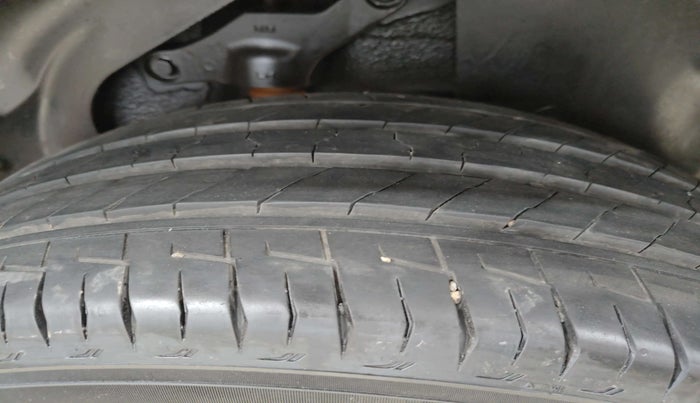 2024 Tata Safari ACCOMPLISHED DARK EDITION AT, Diesel, Automatic, 5,733 km, Right Rear Tyre Tread