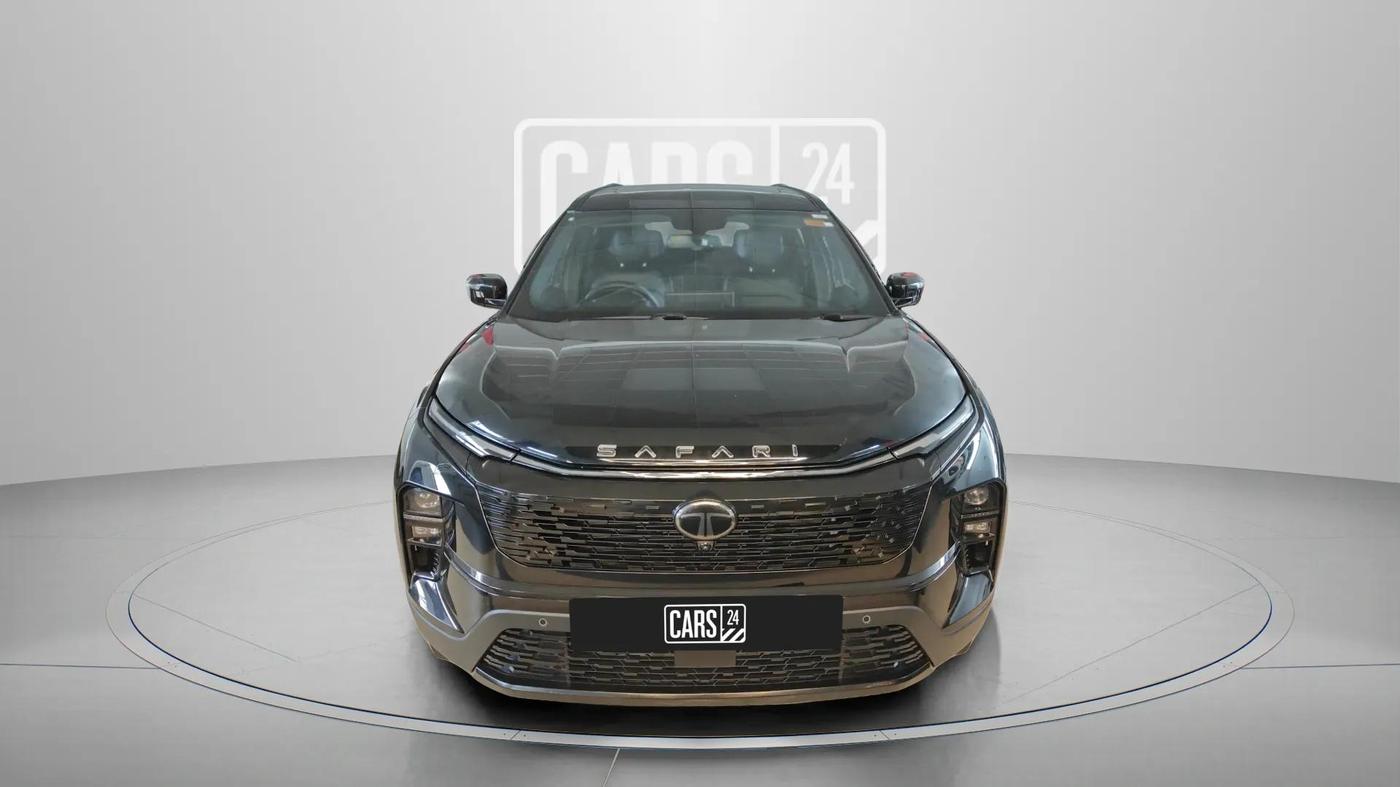 2024 Tata Safari ACCOMPLISHED DARK EDITION AT, Diesel, Automatic, 5,733 km, Front