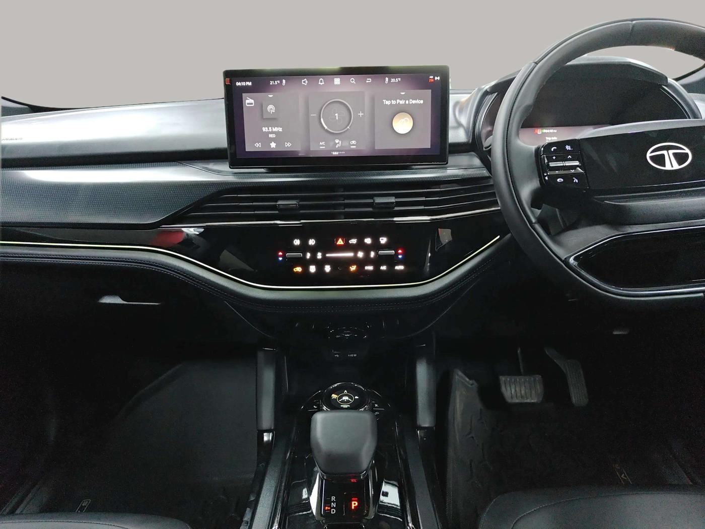 2024 Tata Safari ACCOMPLISHED DARK EDITION AT, Diesel, Automatic, 5,733 km, Air Conditioner