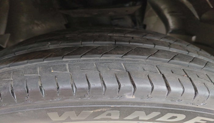 2024 Tata Safari ACCOMPLISHED DARK EDITION AT, Diesel, Automatic, 5,733 km, Right Front Tyre Tread