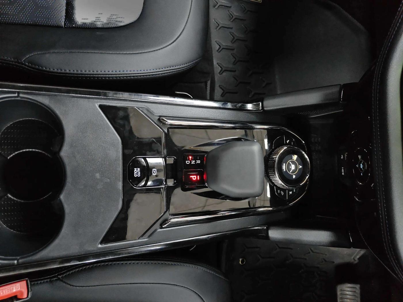 2024 Tata Safari ACCOMPLISHED DARK EDITION AT, Diesel, Automatic, 5,733 km, Gear Lever