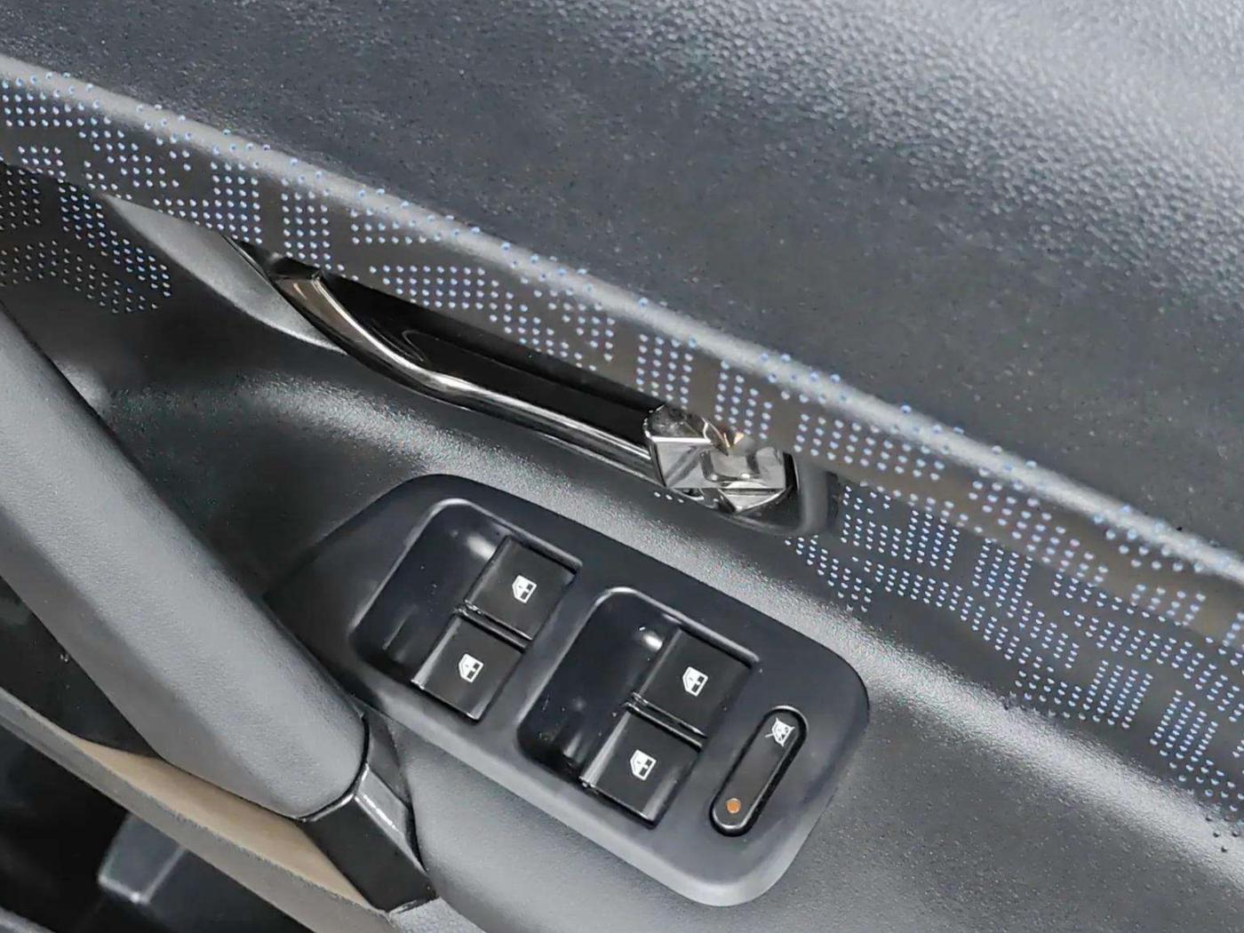 2024 Tata Safari ACCOMPLISHED DARK EDITION AT, Diesel, Automatic, 5,733 km, Driver Side Door Panels Control