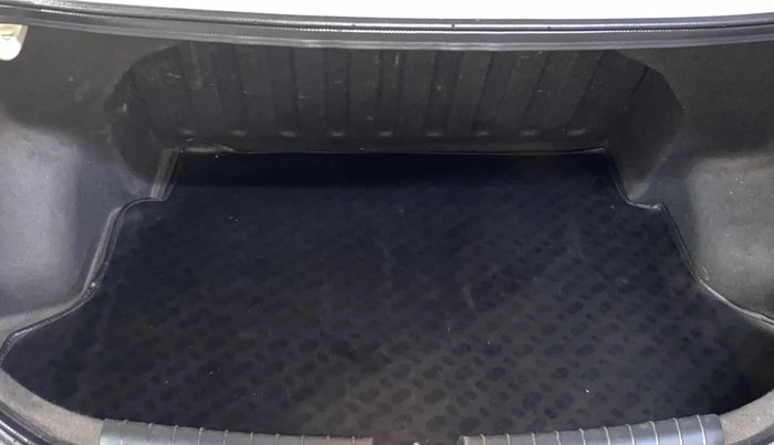 2017 Hyundai Xcent S 1.2, Petrol, Manual, 1,24,201 km, Boot Inside