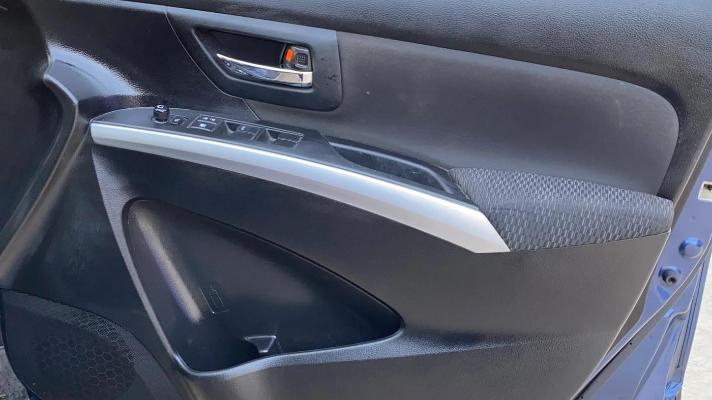2020 Maruti S Cross ZETA 1.5, Petrol, Manual, 30,516 km, Driver Side Door Panels Control