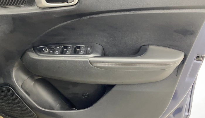 2019 Hyundai VENUE SX 1.0 (O) TURBO, Petrol, Manual, 48,880 km, Driver Side Door Panels Control