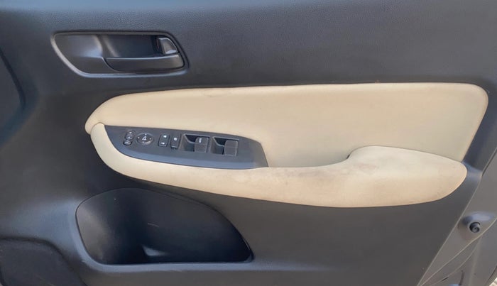 2022 Honda City 1.5L I-VTEC V MT 5TH GEN, Petrol, Manual, 1,35,185 km, Driver Side Door Panels Control