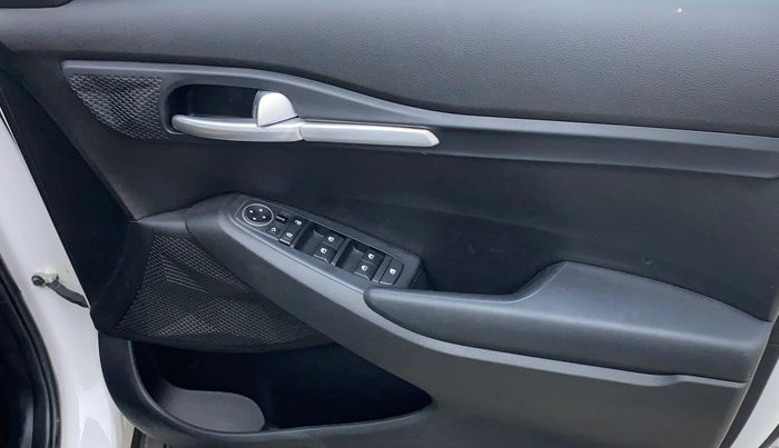 2020 KIA SELTOS HTK PLUS 1.5, Petrol, Manual, 23,014 km, Driver Side Door Panels Control