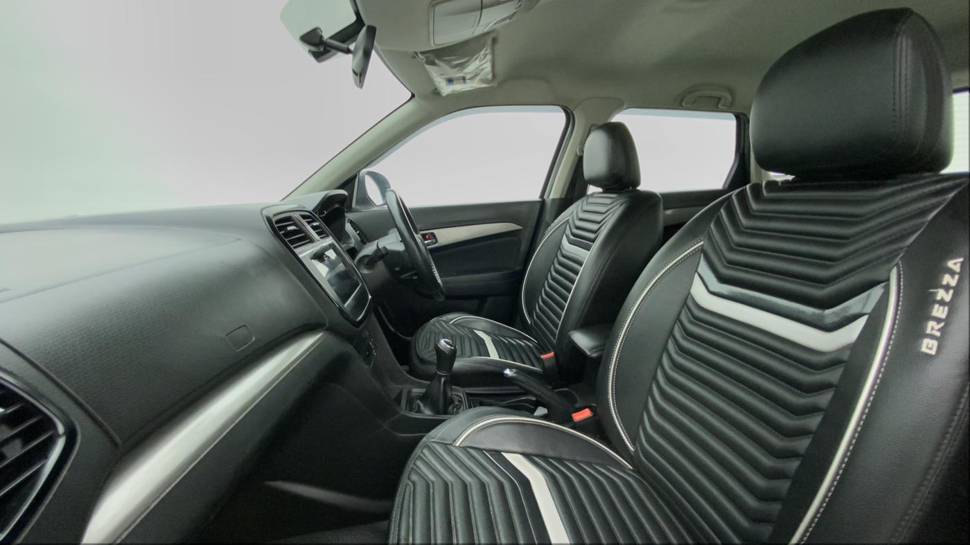 2019 Maruti Vitara Brezza ZDI PLUS, Diesel, Manual, 51,908 km, Right Side Front Door Cabin