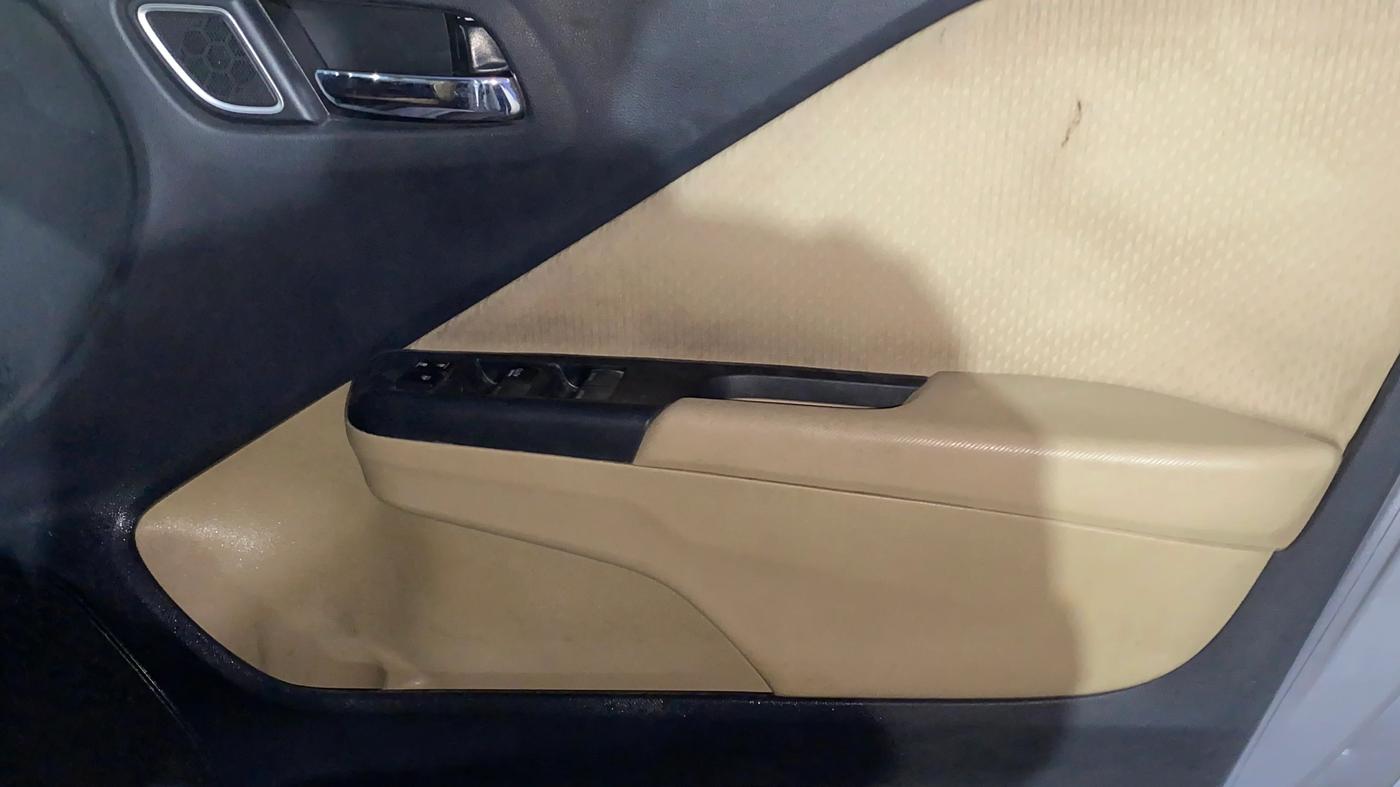 2019 Honda City V MT PETROL, Petrol, Manual, 51,127 km, Driver Side Door Panels Control