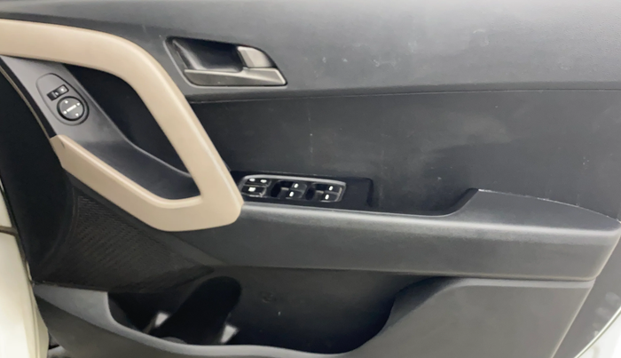 2016 Hyundai Creta S 1.4 DIESEL, Diesel, Manual, 1,07,929 km, Driver Side Door Panels Control