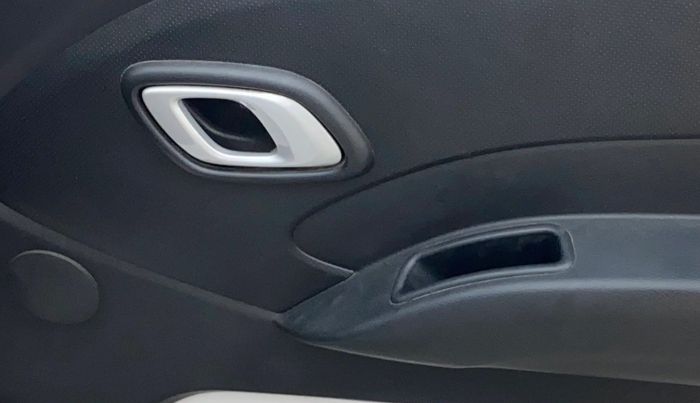 2019 Datsun Redi Go S 1.0 AMT, Petrol, Automatic, 73,580 km, Driver Side Door Panels Control