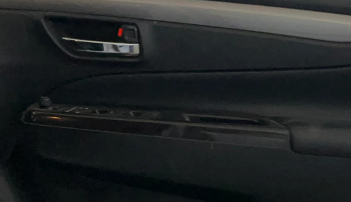 2017 Maruti Ciaz S 1.4 MT PETROL, CNG, Manual, 61,230 km, Driver Side Door Panels Control