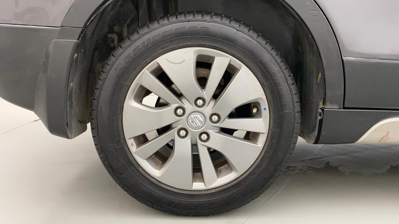 2016 Maruti S Cross ZETA 1.3, Diesel, Manual, 78,922 km, Right Rear Wheel