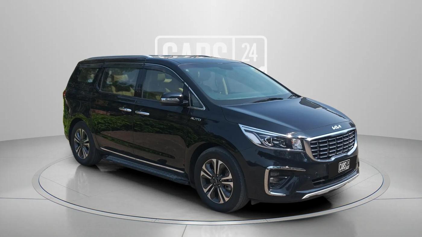2021 KIA CARNIVAL LIMOUSINE PLUS 2.2 7 STR, Diesel, Automatic, 1,25,850 km, Right Front Diagonal
