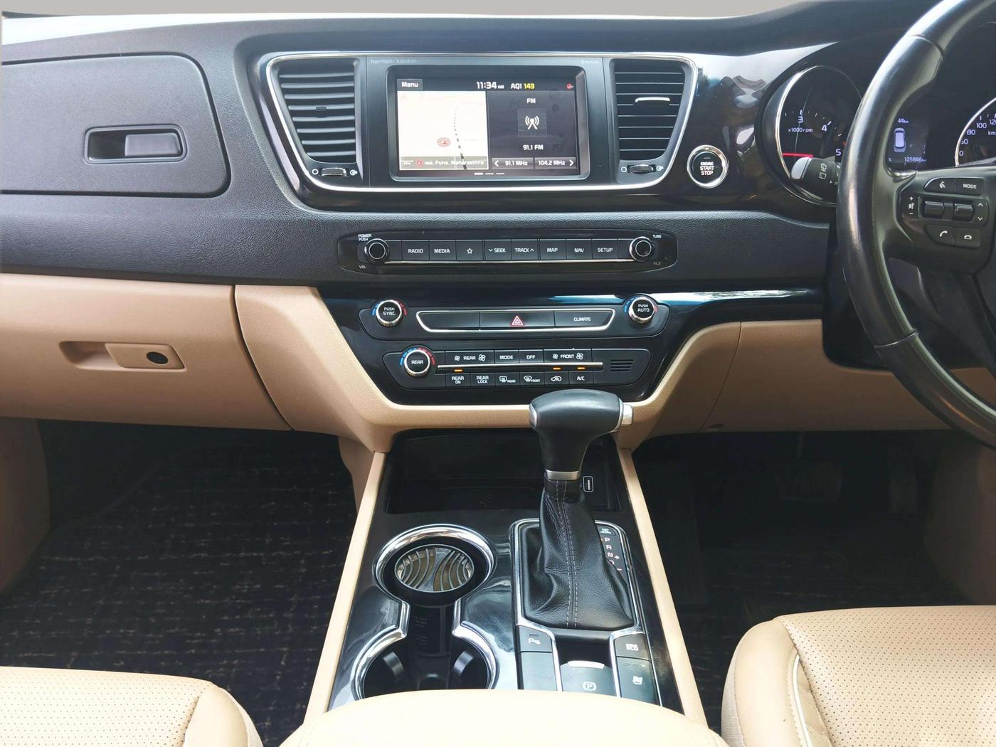 2021 KIA CARNIVAL LIMOUSINE PLUS 2.2 7 STR, Diesel, Automatic, 1,25,850 km, Air Conditioner