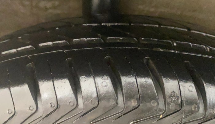 2016 Maruti Celerio ZXI, Petrol, Manual, 60,987 km, Right Rear Tyre Tread