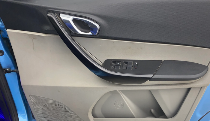 2017 Tata Tiago XZ PETROL, Petrol, Manual, 38,576 km, Driver Side Door Panels Control