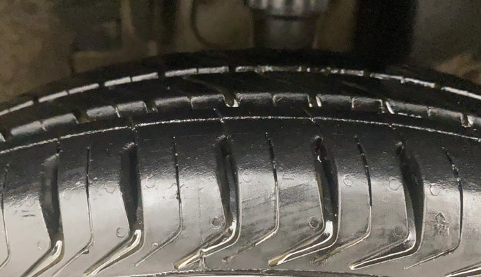 2016 Renault Kwid RXT 0.8, Petrol, Manual, 58,960 km, Left Front Tyre Tread