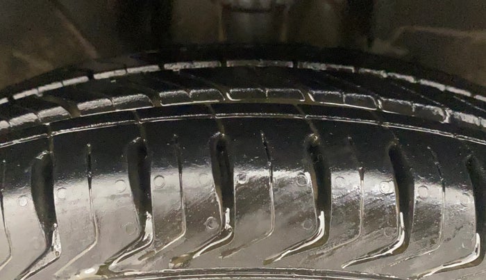 2016 Renault Kwid RXT 0.8, Petrol, Manual, 58,960 km, Right Front Tyre Tread