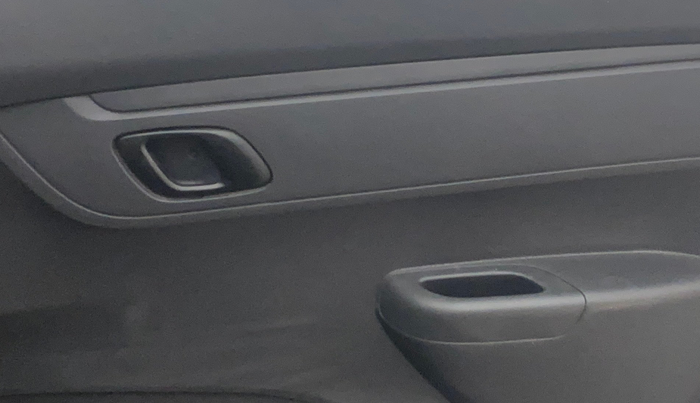 2016 Renault Kwid RXT 0.8, Petrol, Manual, 58,960 km, Driver Side Door Panels Control