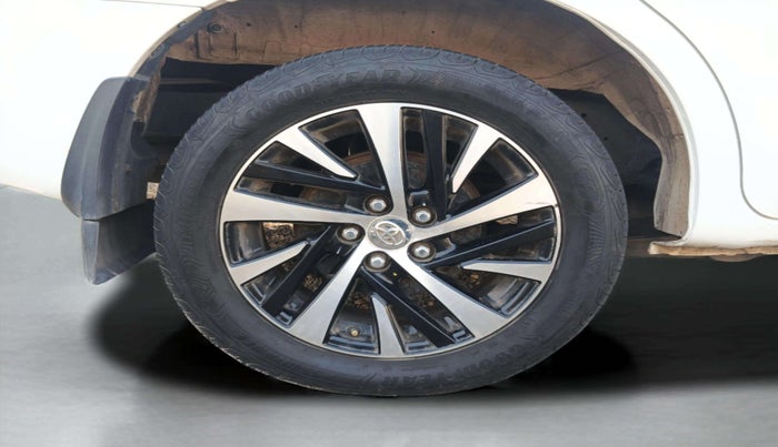 2022 Toyota Innova Crysta 2.4 ZX AT 7 STR, Diesel, Automatic, 1,34,428 km, Right Rear Wheel