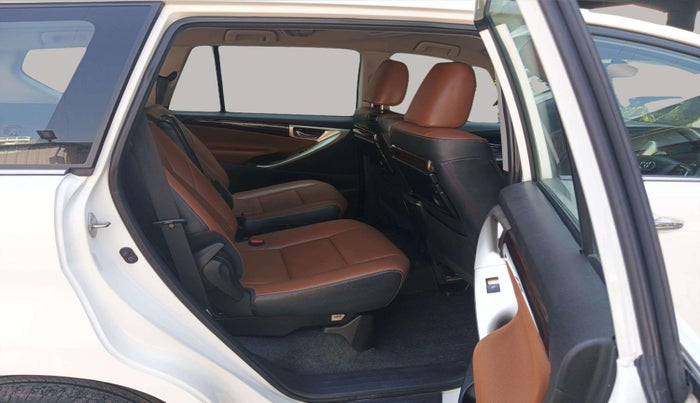 2022 Toyota Innova Crysta 2.4 ZX AT 7 STR, Diesel, Automatic, 1,34,428 km, Right Side Rear Door Cabin