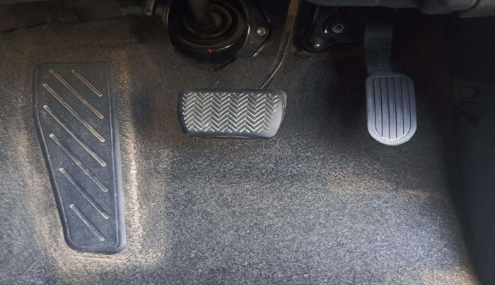 2022 Toyota Innova Crysta 2.4 ZX AT 7 STR, Diesel, Automatic, 1,34,428 km, Pedals