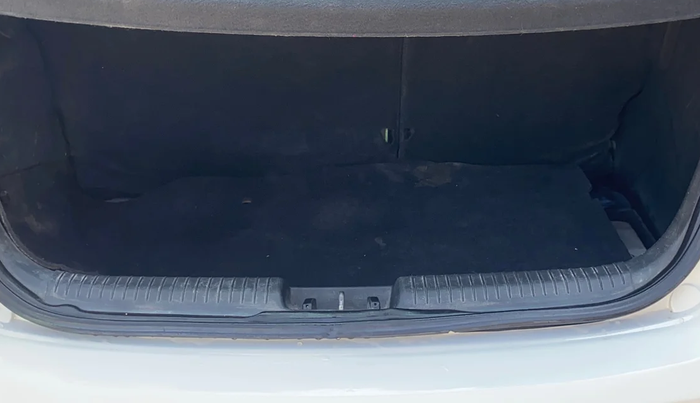 2012 Hyundai i20 SPORTZ 1.2, Petrol, Manual, 1,09,371 km, Boot Inside