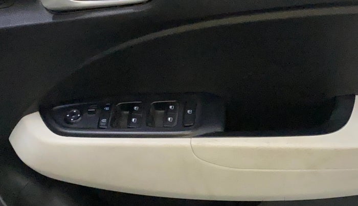 2022 Hyundai VENUE S (O) 1.0 TURBO IMT, Petrol, Manual, 79,185 km, Driver Side Door Panels Control