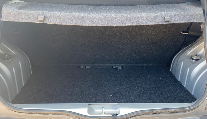 2022 Renault Kwid CLIMBER 1.0 AMT (O), Petrol, Automatic, 15,215 km, Boot Inside