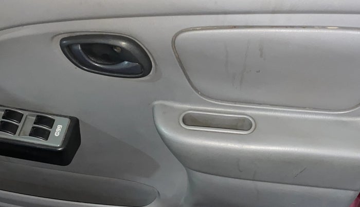 2013 Maruti Alto K10 LXI, Petrol, Manual, 92,661 km, Driver Side Door Panels Control