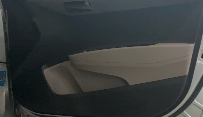 2018 Hyundai Grand i10 MAGNA 1.2 KAPPA VTVT, Petrol, Manual, 27,411 km, Driver Side Door Panels Control