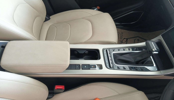 2024 MG HECTOR SAVVY PRO 1.5 TURBO CVT PETROL, Petrol, Automatic, 15,213 km, Gear Lever