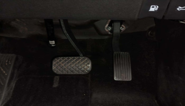 2024 MG HECTOR SAVVY PRO 1.5 TURBO CVT PETROL, Petrol, Automatic, 15,213 km, Pedals