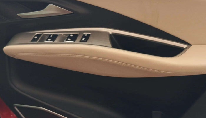 2024 MG HECTOR SAVVY PRO 1.5 TURBO CVT PETROL, Petrol, Automatic, 15,213 km, Driver Side Door Panels Control