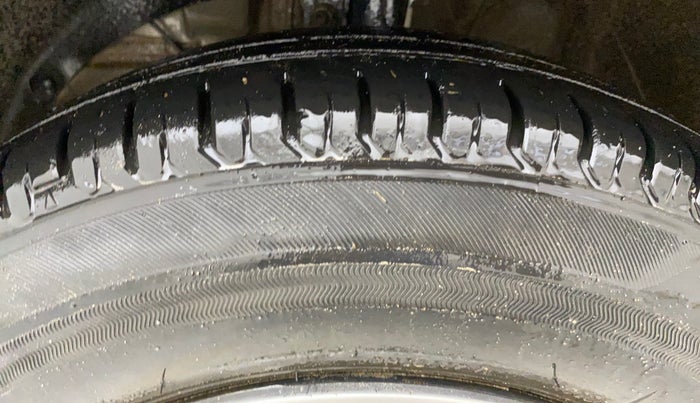 2023 Maruti Dzire VXI, Petrol, Manual, 31,836 km, Left Front Tyre Tread