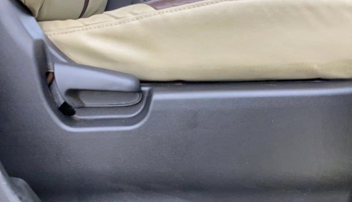 2015 Maruti Wagon R 1.0 VXI, CNG, Manual, 16,895 km, Driver Side Adjustment Panel