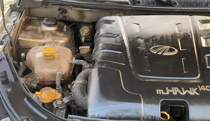 2017 Mahindra XUV500 W6, Diesel, Manual, 1,18,431 km, Engine View - Right