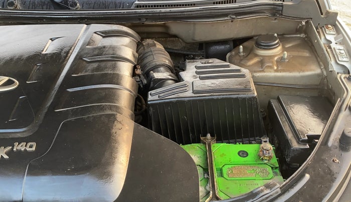 2017 Mahindra XUV500 W6, Diesel, Manual, 1,18,431 km, Engine View - Left