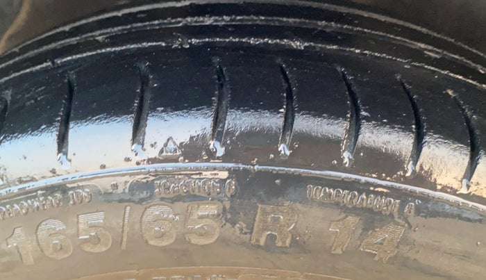 2014 Hyundai Xcent S 1.2, Petrol, Manual, 1,29,125 km, Left Front Tyre Tread